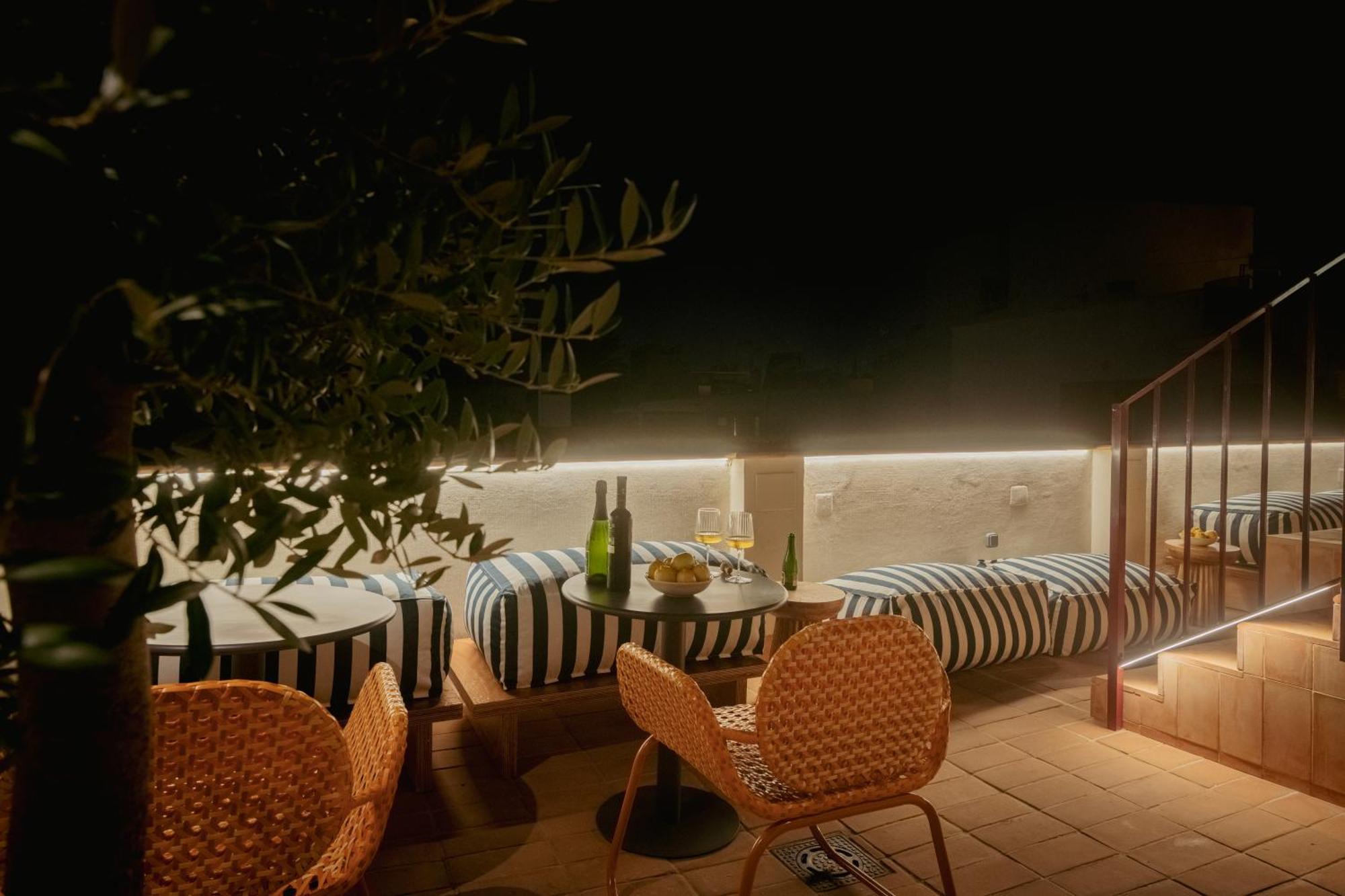 Lirium Casa Patio Hotel Sevilla Buitenkant foto