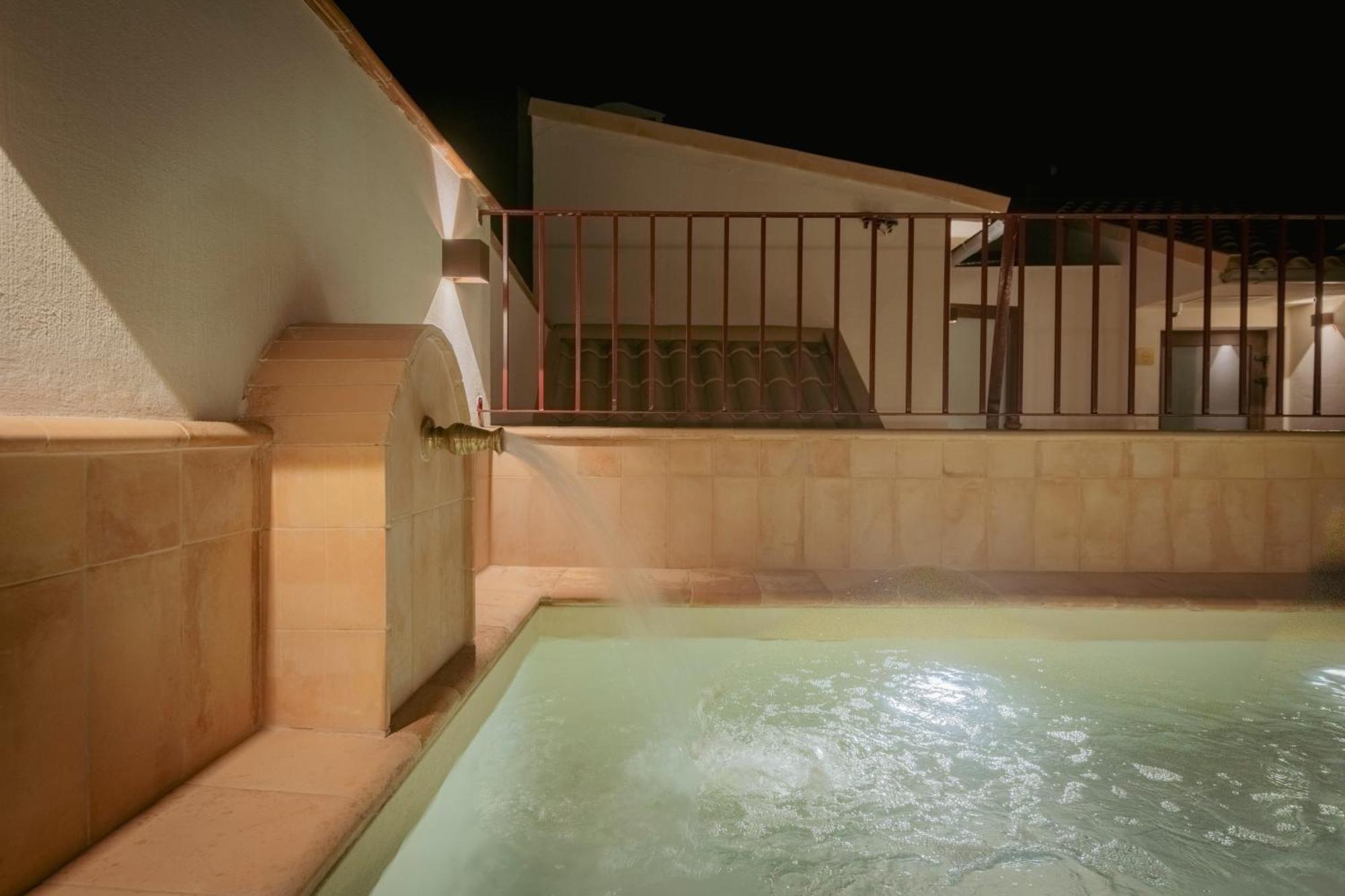 Lirium Casa Patio Hotel Sevilla Buitenkant foto