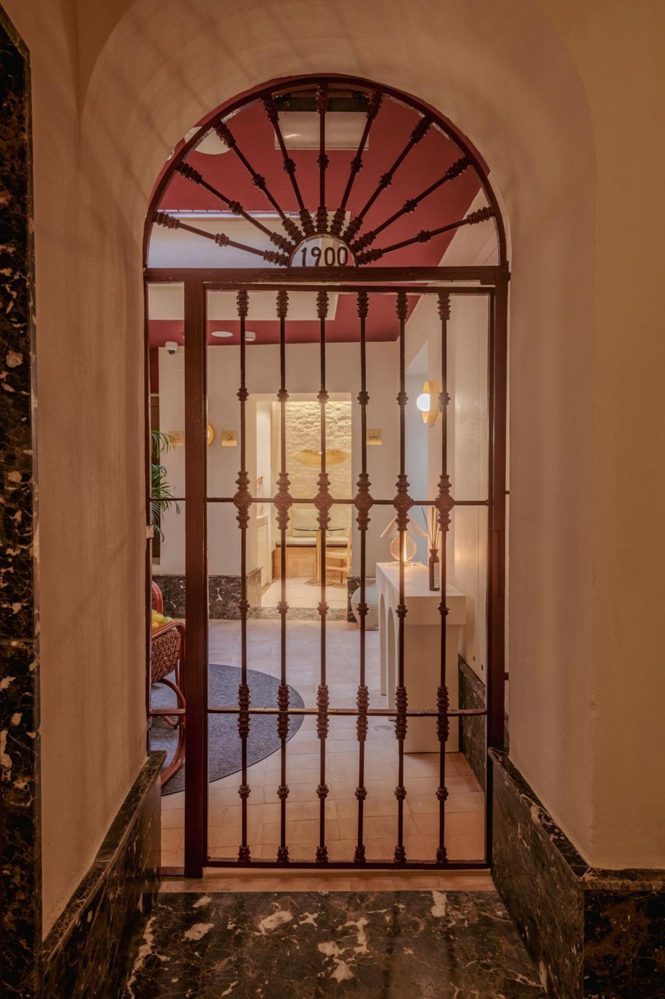 Lirium Casa Patio Hotel Sevilla Buitenkant foto